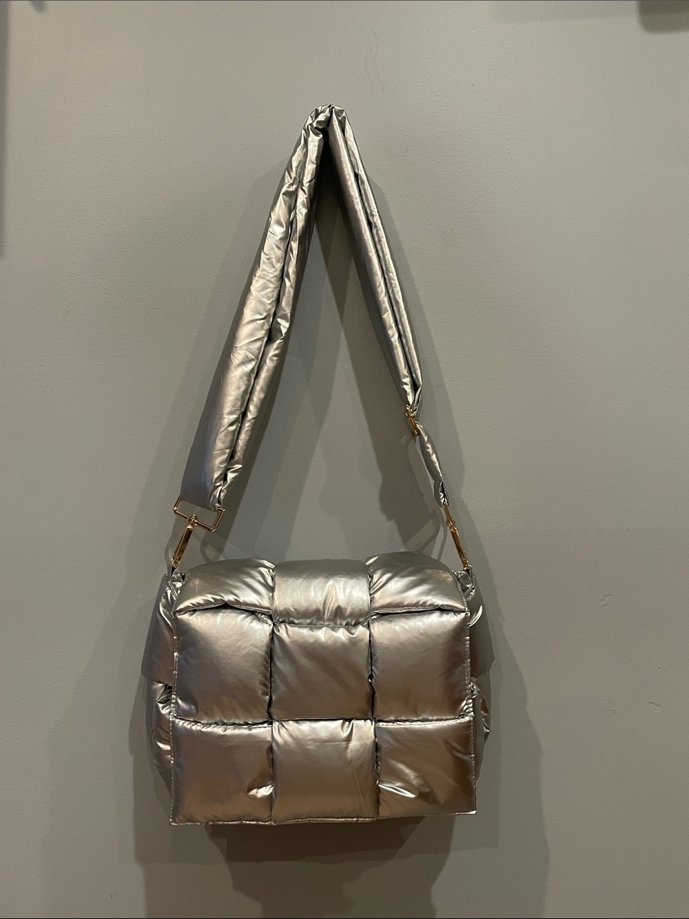 Silver puffer should bag like new